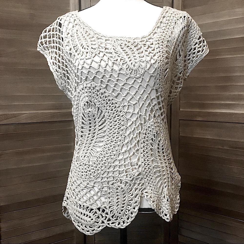 Escorpion Crochet Top with Asymmetrical Neck, Medium